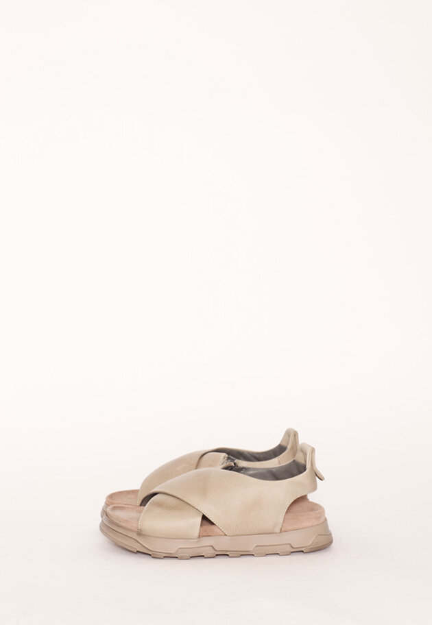 Lofina - Sandal with a footbed sole