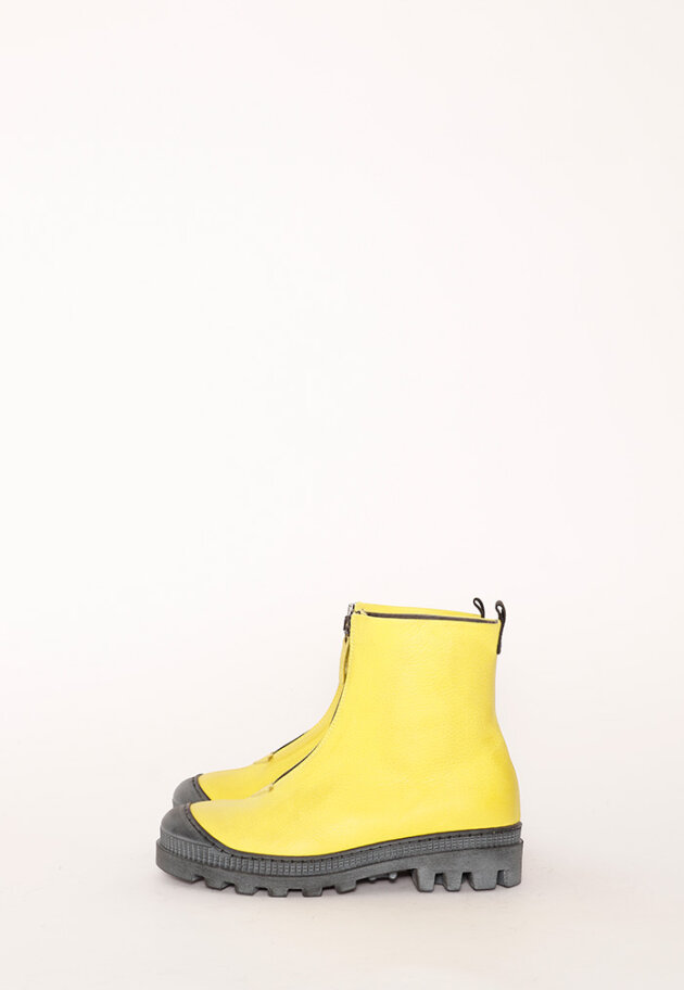 Lofina - Bootie with a strong rubber sole and zipper
