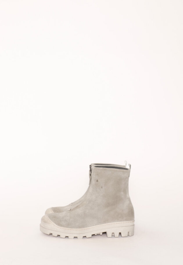 Lofina - Boot with rubber sole and a zipper