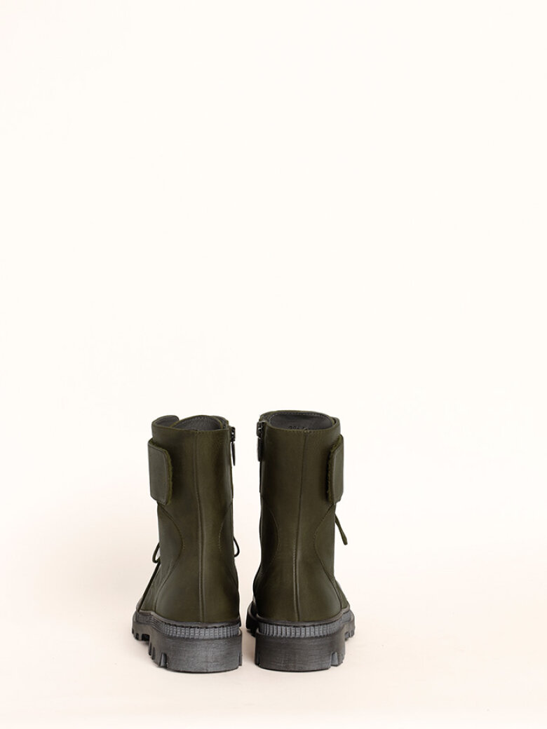 Lofina - Boot with a light sole, laces and a zipper