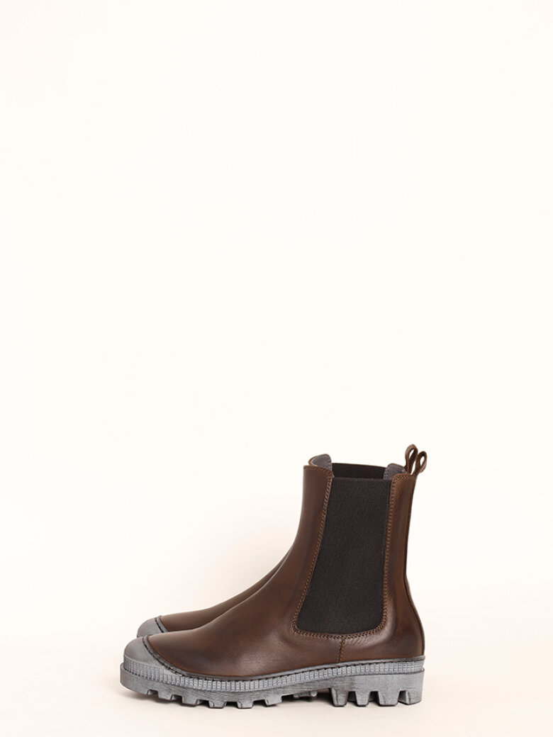 Lofina - Bootie with a strong rubber sole and elastics