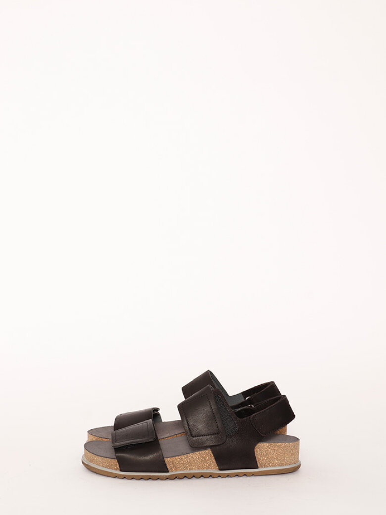 Lofina sandal med remme