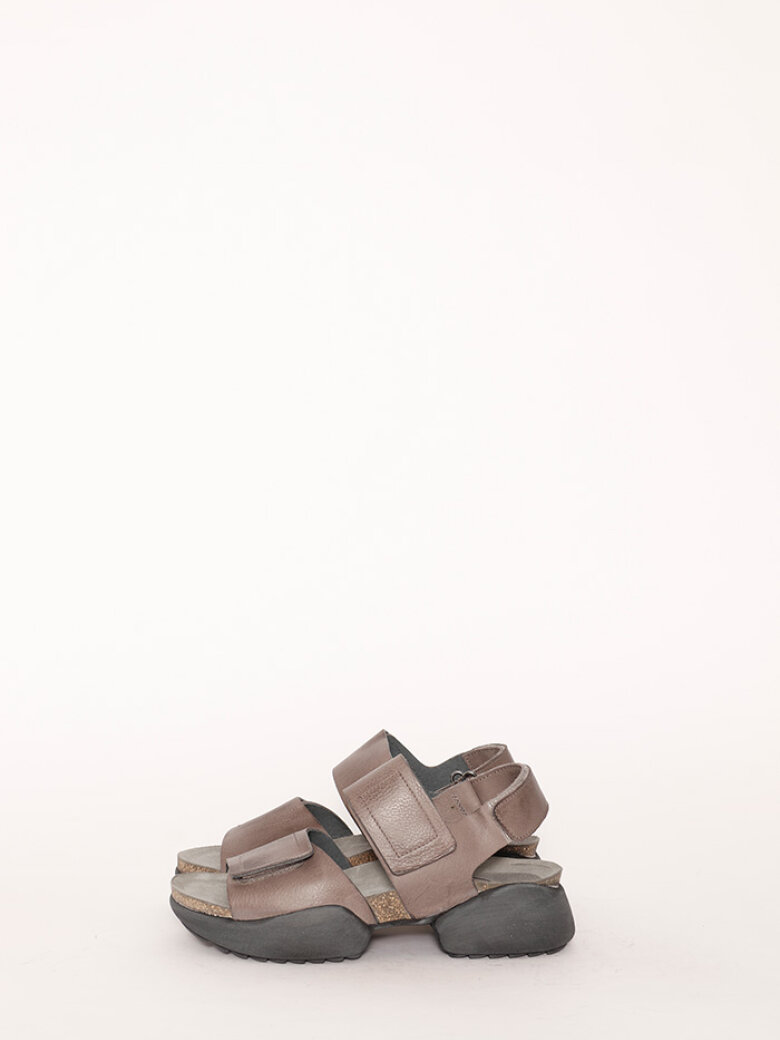 Lofina - Sandal med fodsengs- og gummisål