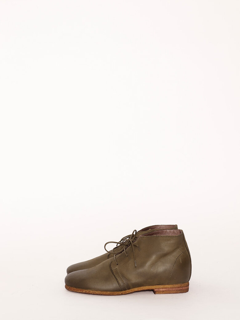 Lofina - Desert boot with a raw rubber sole