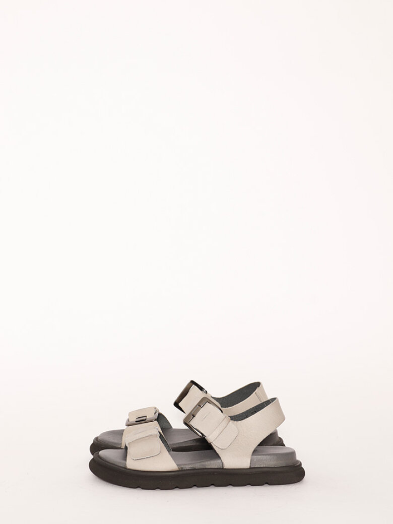 Lofina - Sandal med fodsengssål og spænder