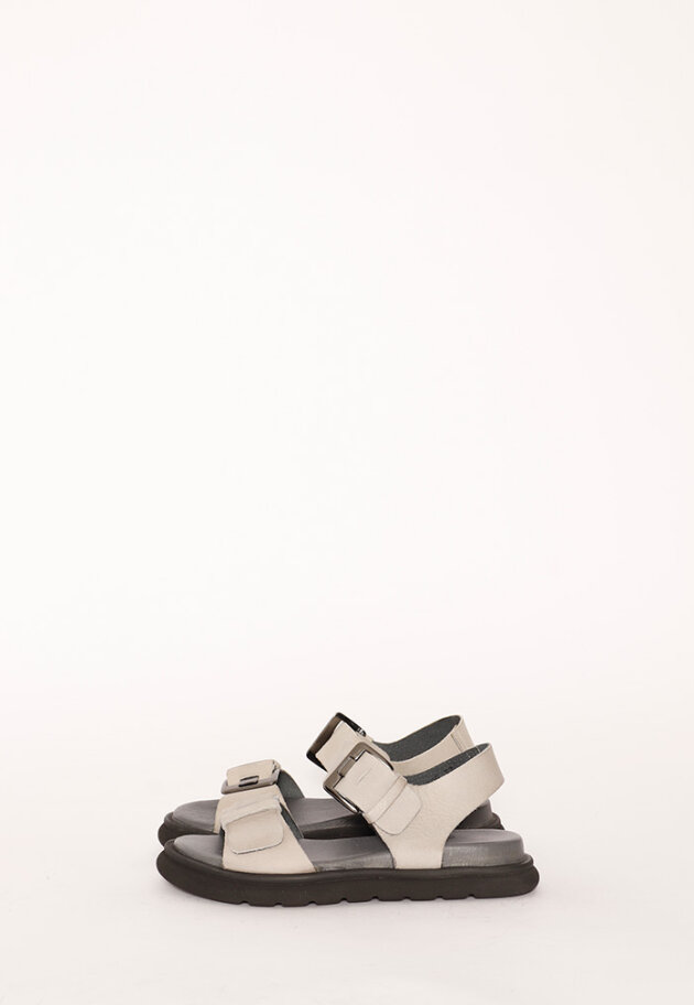 Lofina - Sandal with foot bed sole and buckles