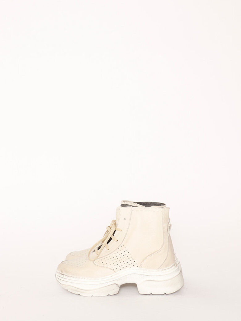 Lofina - Sneaker med hvid sål
