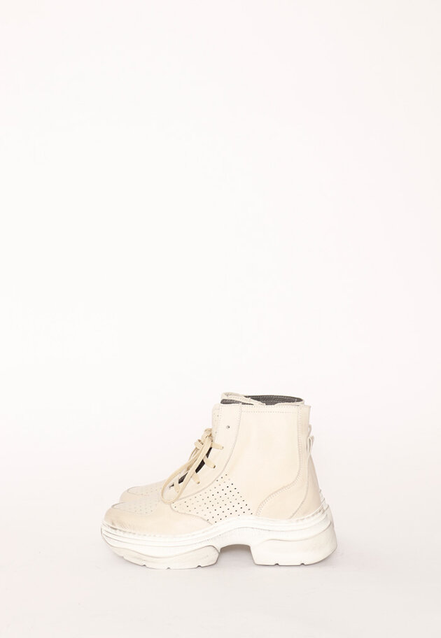Lofina - Sneaker with a white sole