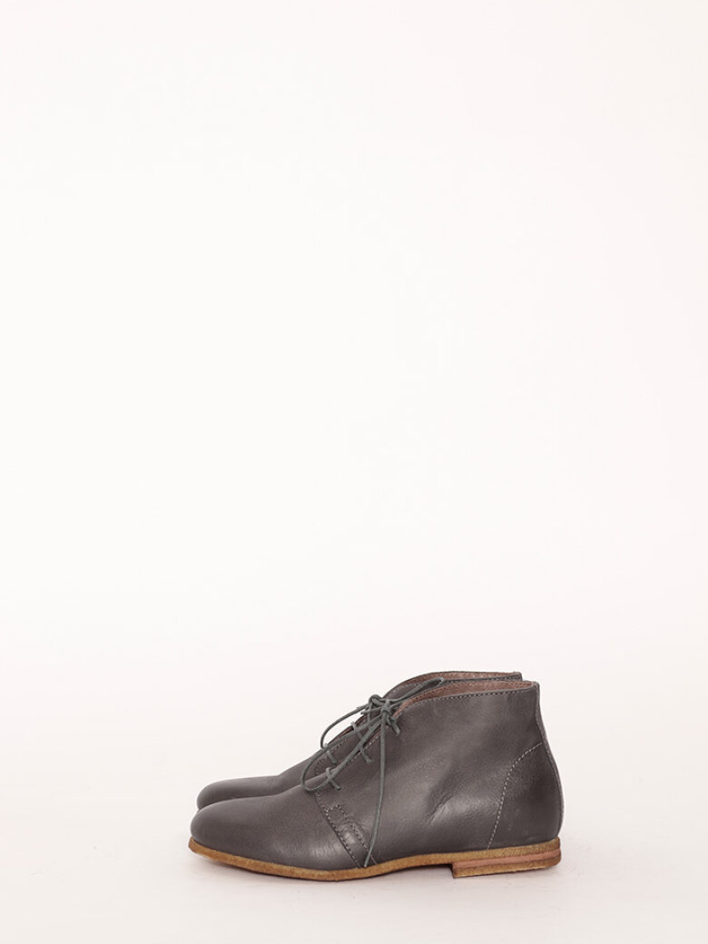 Lofina - Desert boot with a raw rubber sole