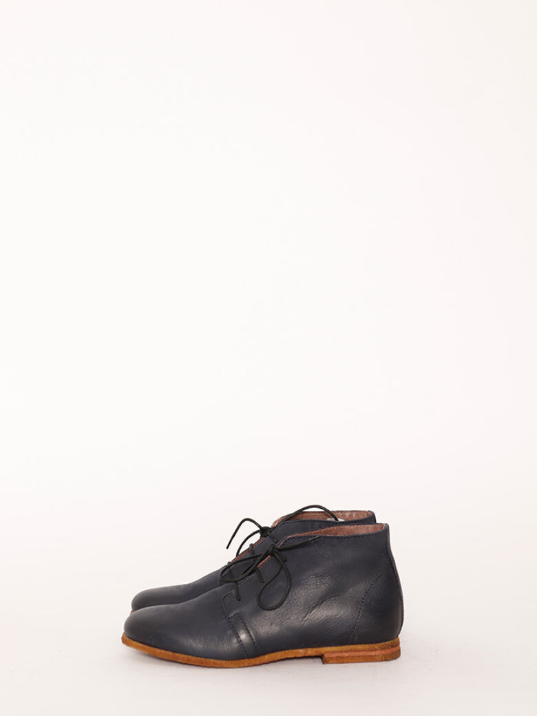 Lofina - Desert boot with a raw rubber sole