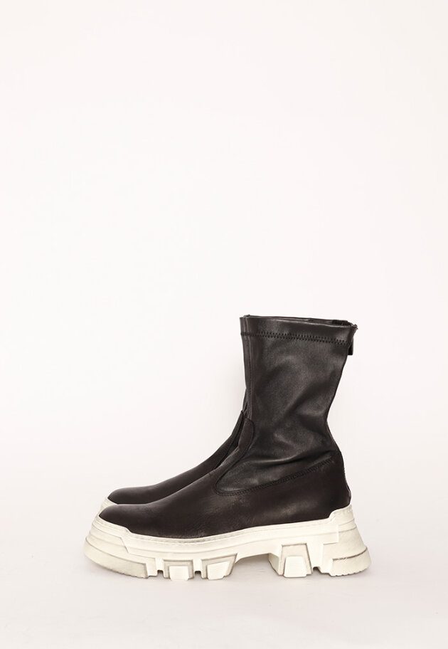 Lofina - Lofina boot with a micro sole and stretch skin