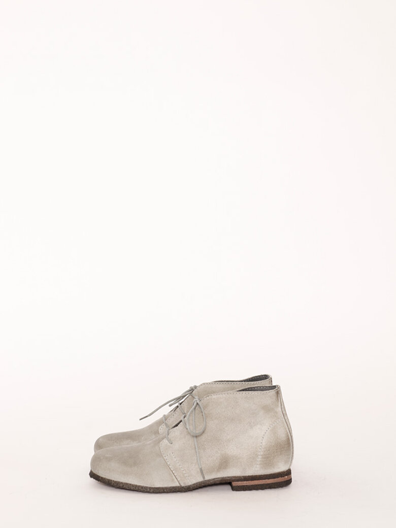 Lofina - Desert boot with a raw rubber sole
