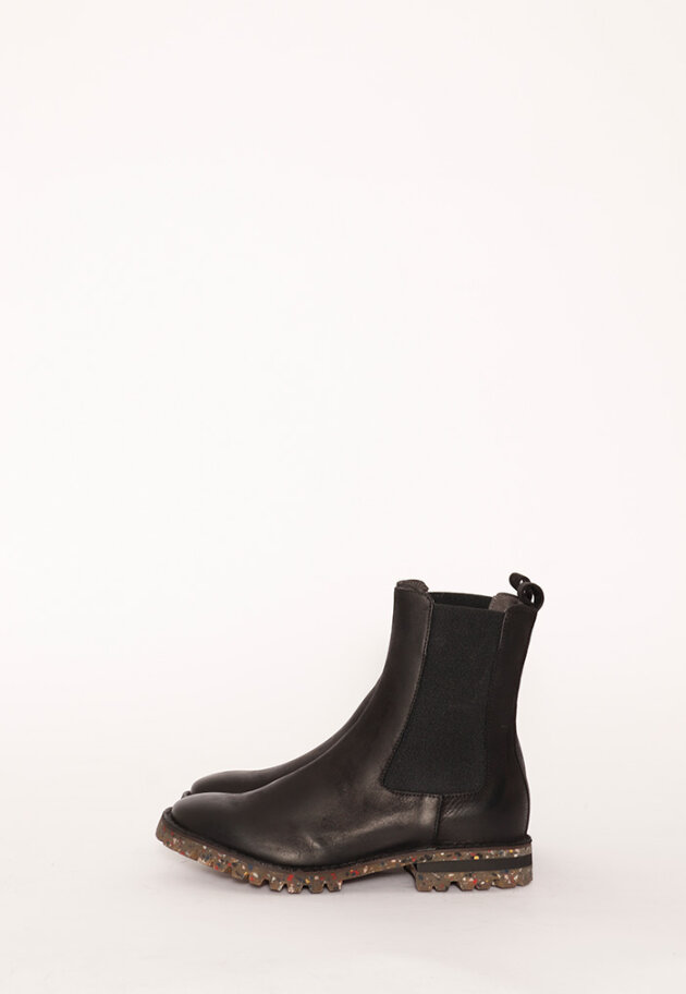 Lofina - Bootie with a recycle sole 