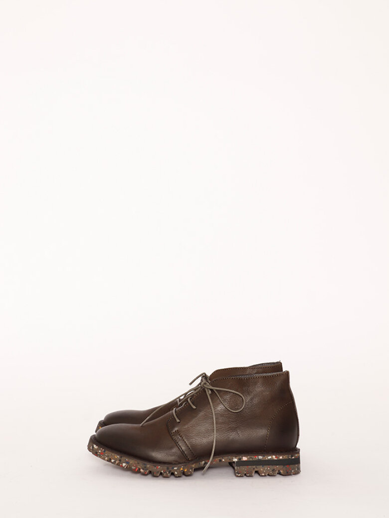 Lofina - Desert boot with a recycle sole