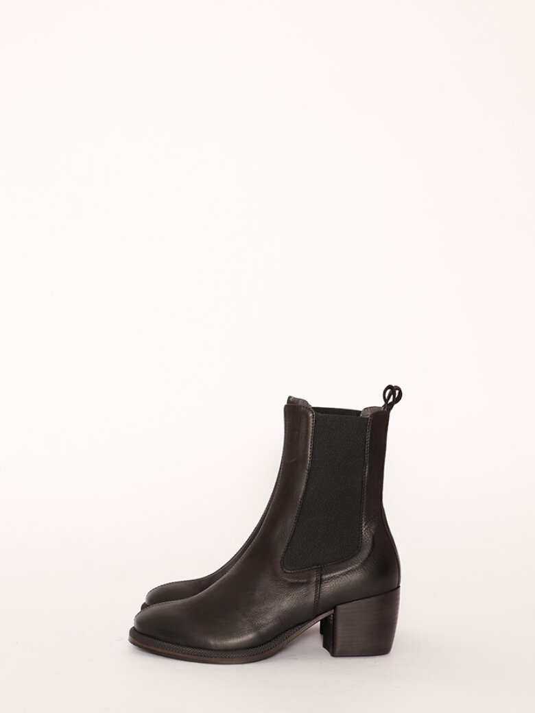 Lofina - Bootie with a leather sole and elastics