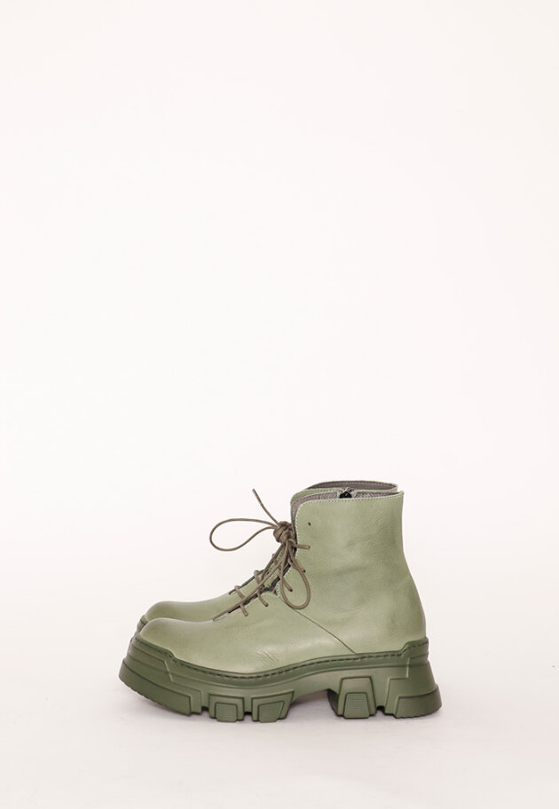 Lofina - Bootie with a micro sole and laces