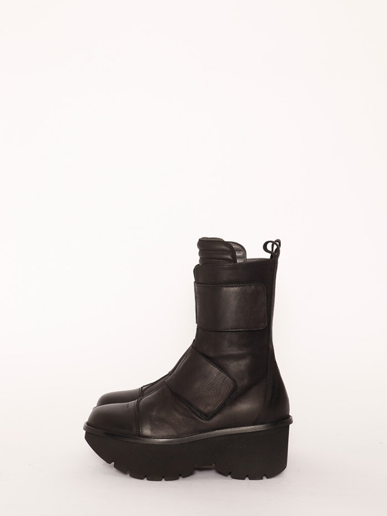 Støvle med chunky microsål og velcro
