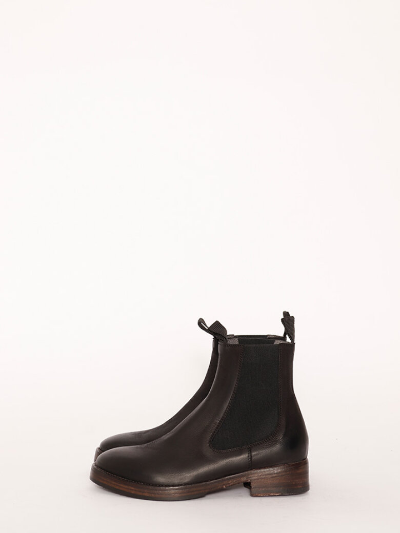 Lofina - Boot with a leather sole and elastics