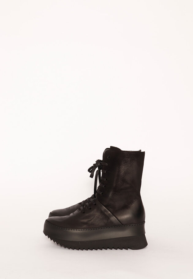 Lofina - Bootie with a zipper and laces