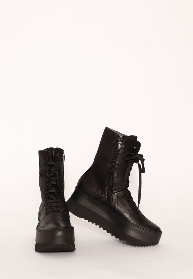Lofina - Bootie with a zipper and laces