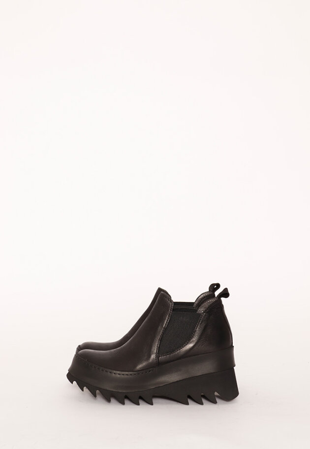 Lofina - Shoe with a micro sole and elastic side panels