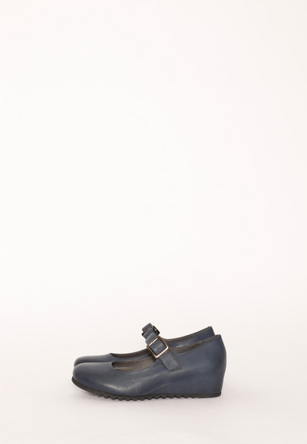 Lofina - Lofina shoe with a strap and a wedge heel