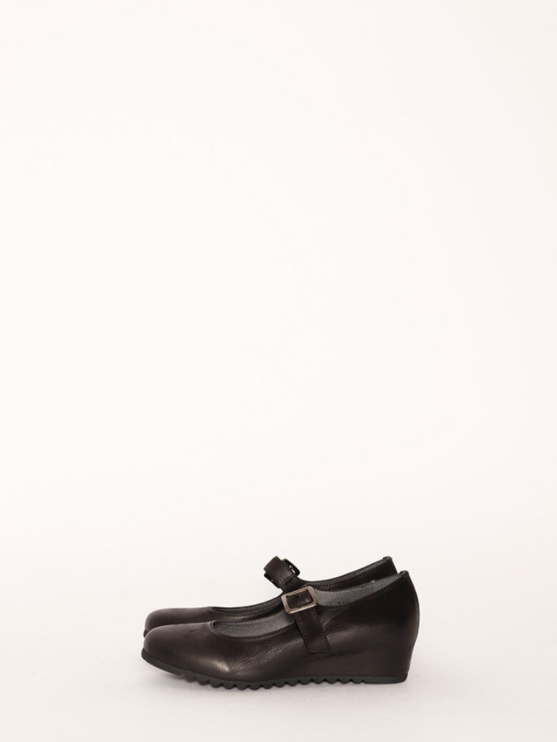 Lofina - Lofina shoe with a strap and a wedge heel