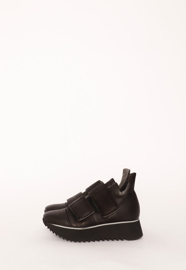 Lofina - Sneaker with a micro sole 