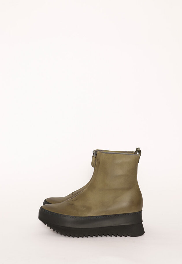Lofina - Bootie with a black micro sole and zipper