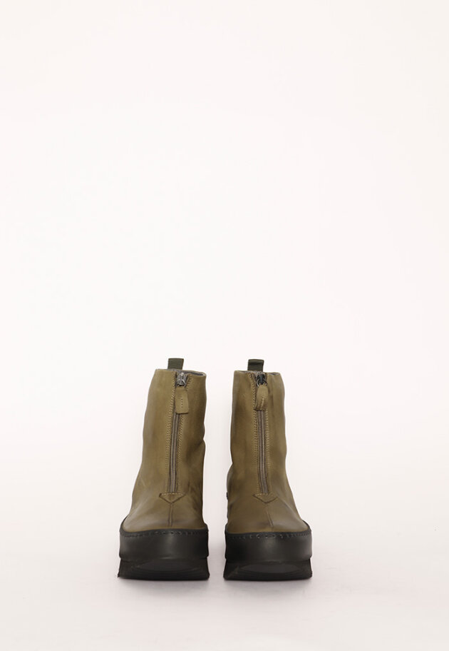 Lofina - Bootie with a black micro sole and zipper