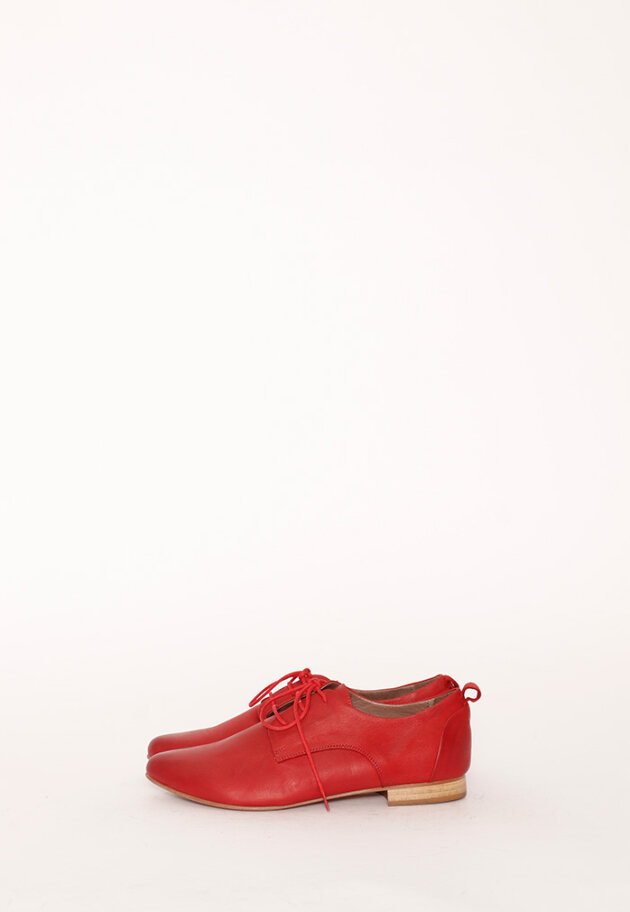 Lofina - Shoe with lace and a leather sole