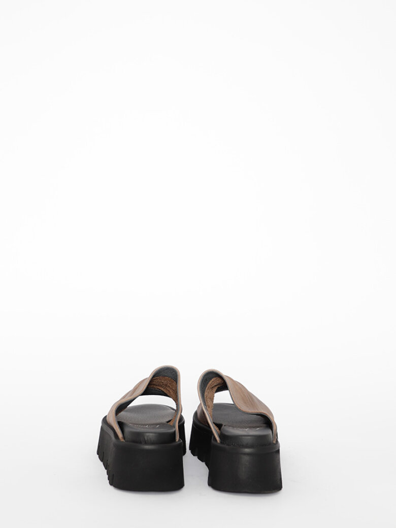 Lofina - Sandal med rynk