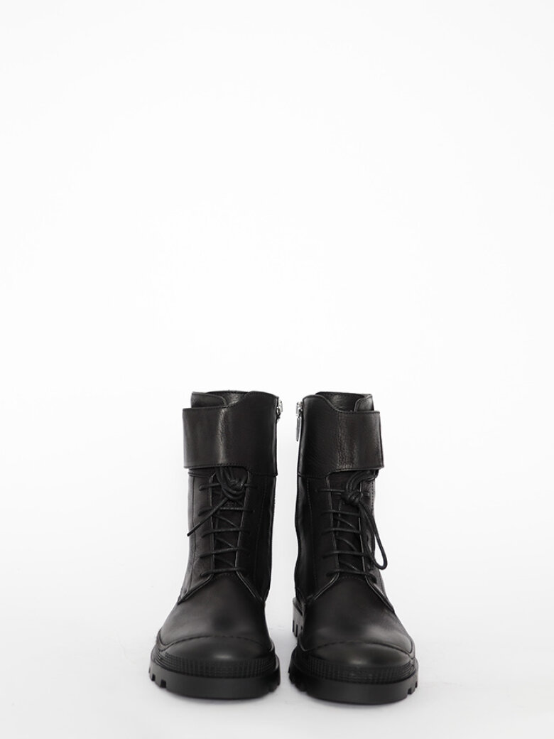 Lofina - Boot with velcro, zipper and laces