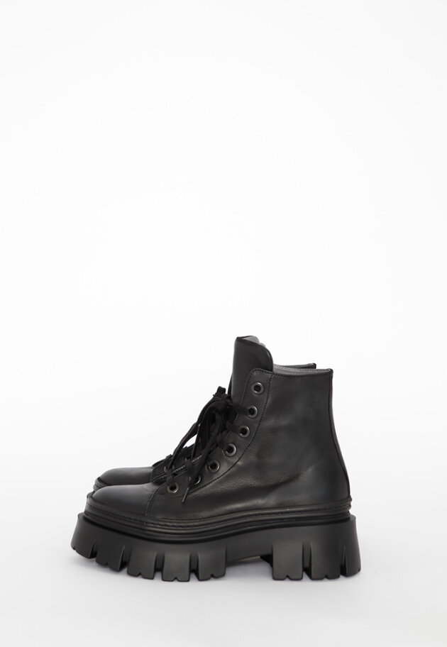 Lofina - Short boot with laces