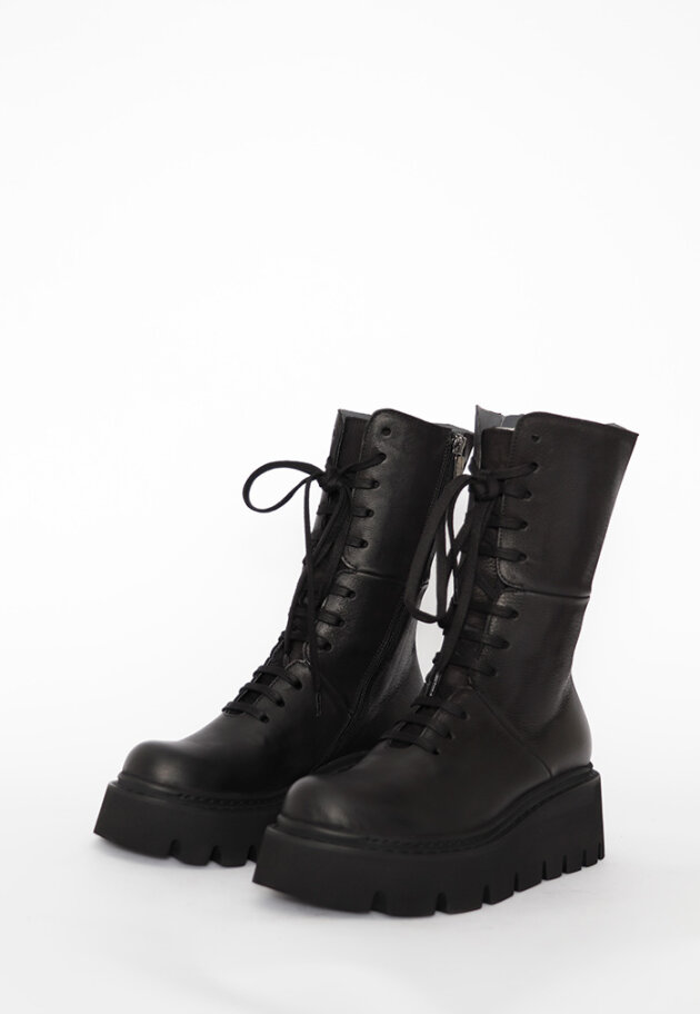 Lofina - Boot with laces and a zipper