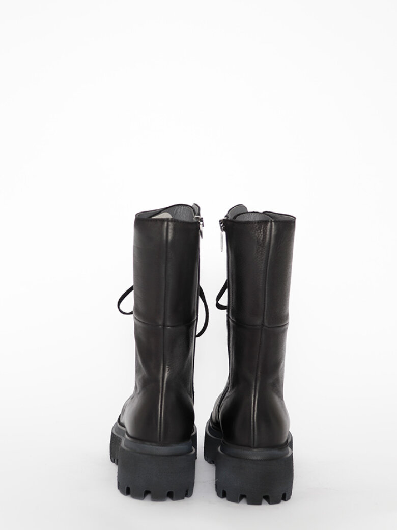 Lofina - Boot with laces and zipper