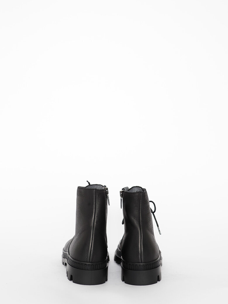 Lofina - Boot with laces and a zipper