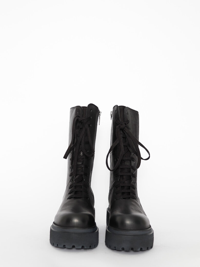 Lofina - Boot with laces and zipper