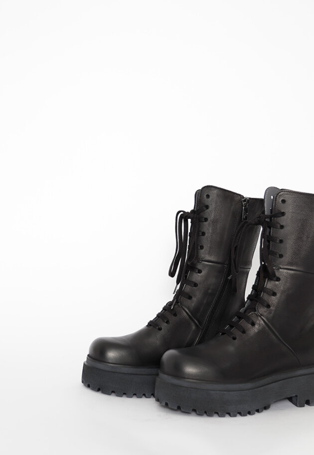 Lofina - Boot with laces and zipper