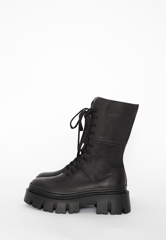 Lofina - Boot with laces and a zipper