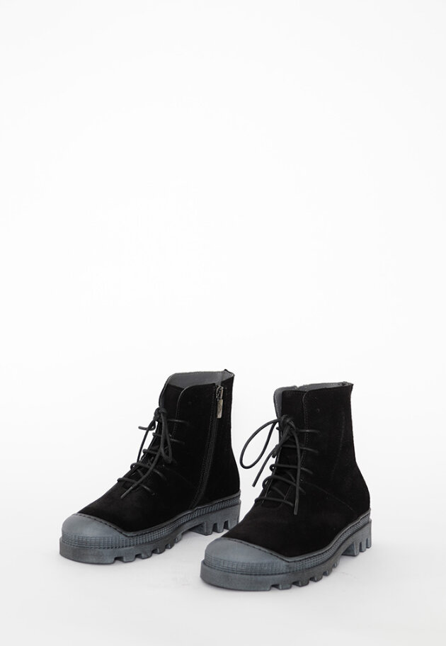 Lofina - Boot in suede with laces and zipper
