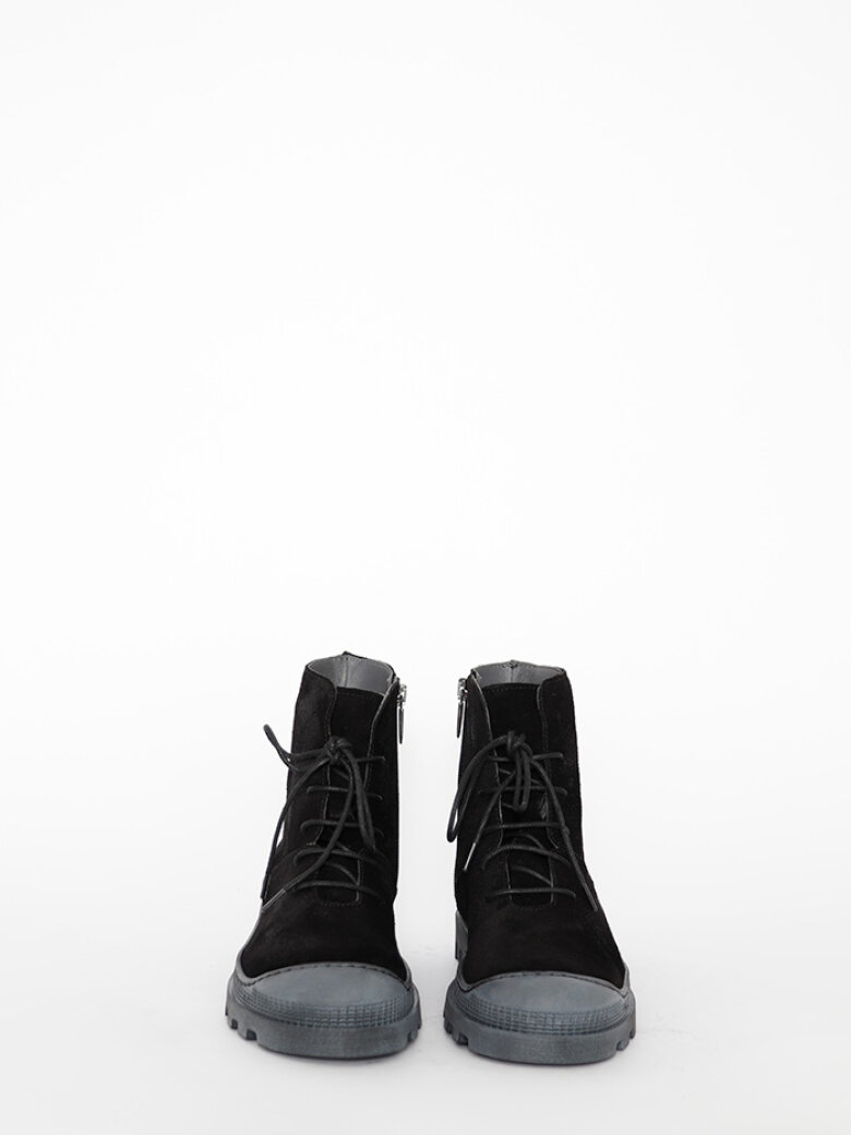 Lofina - Boot in suede with laces and zipper