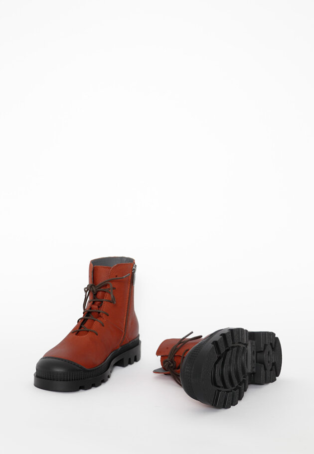 Lofina - Boot with laces and a zipper