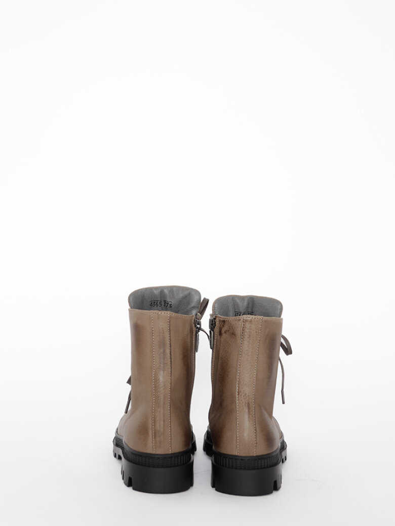 Lofina - Boot with laces