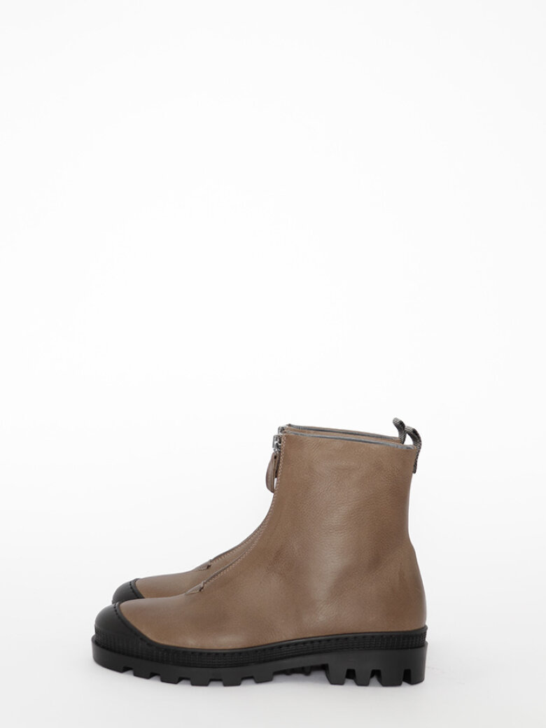 Lofina - Boot with front zipper