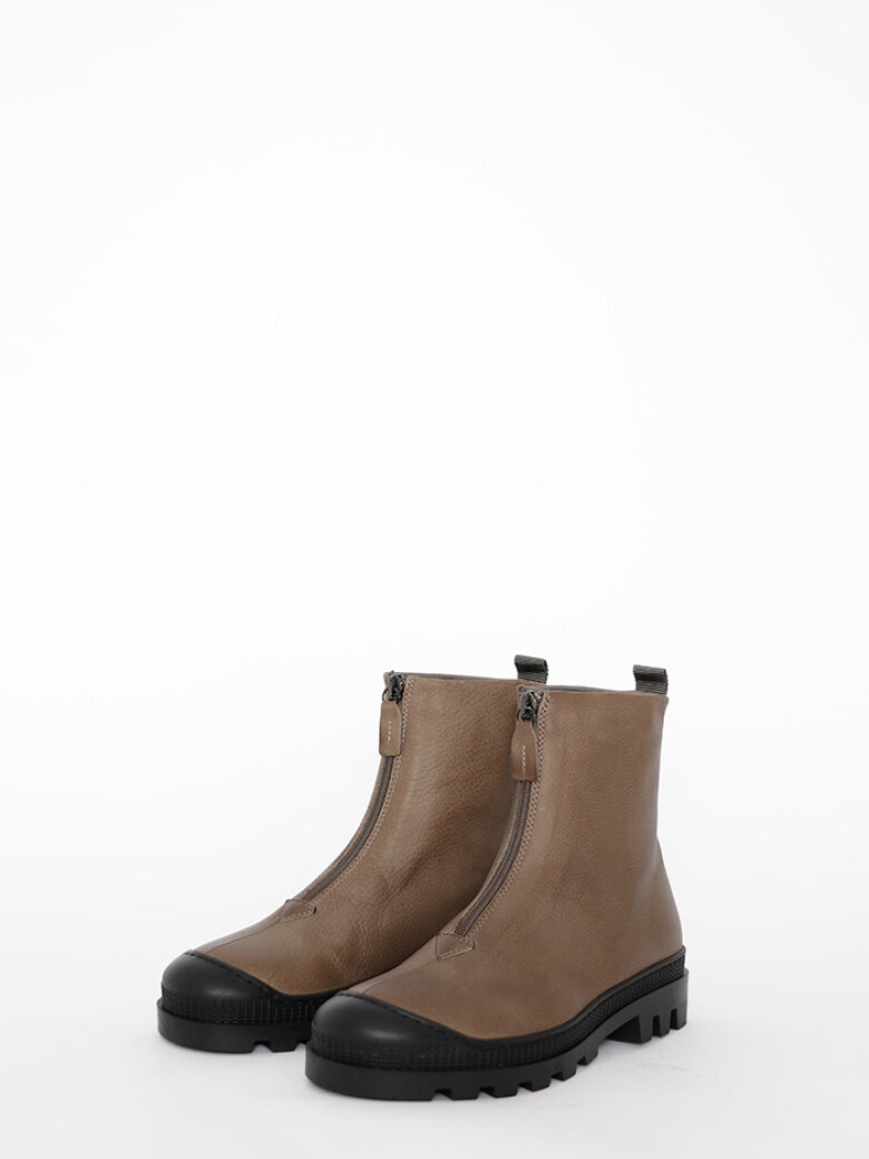 Lofina - Boot with front zipper