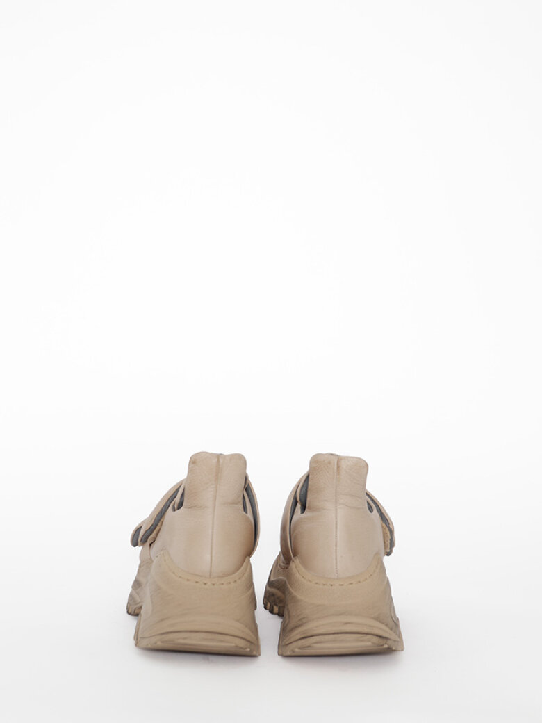 Lofina - Sneakers with velcro