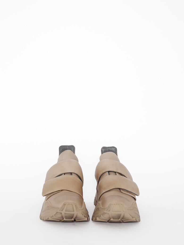 Lofina - Sneakers with velcro