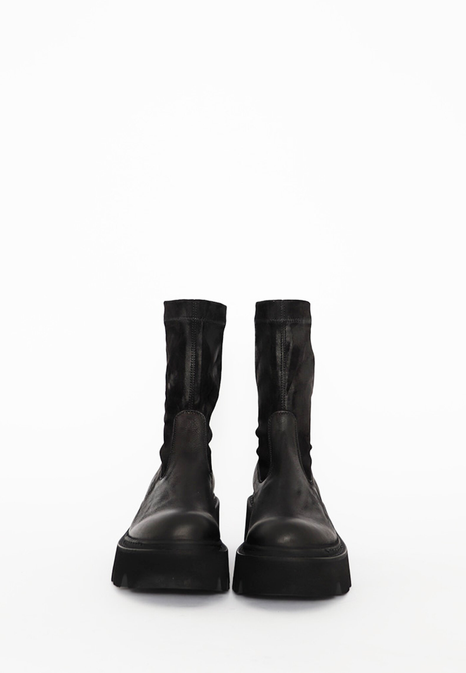 Boots - Lofina - Boot with zipper and suede