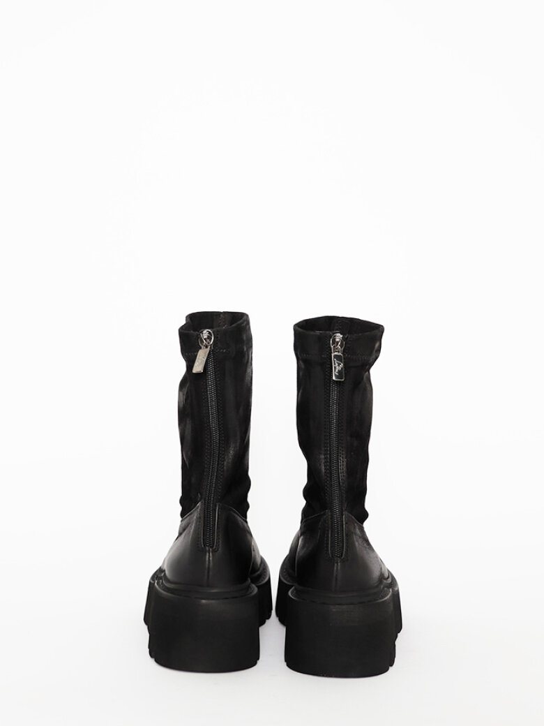 Lofina - Boots with zipper and suede